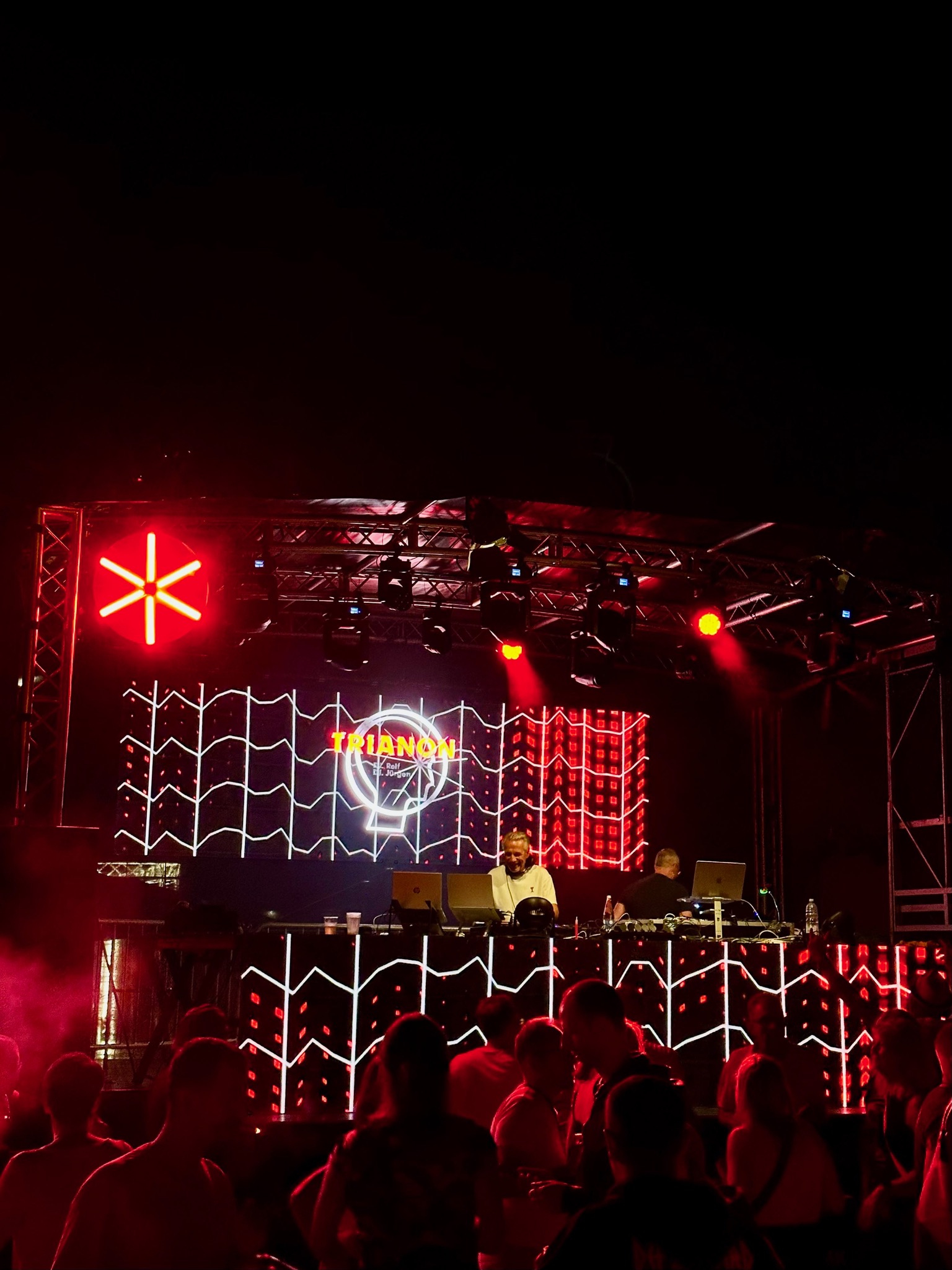 Trianon Hot-Summer-Night