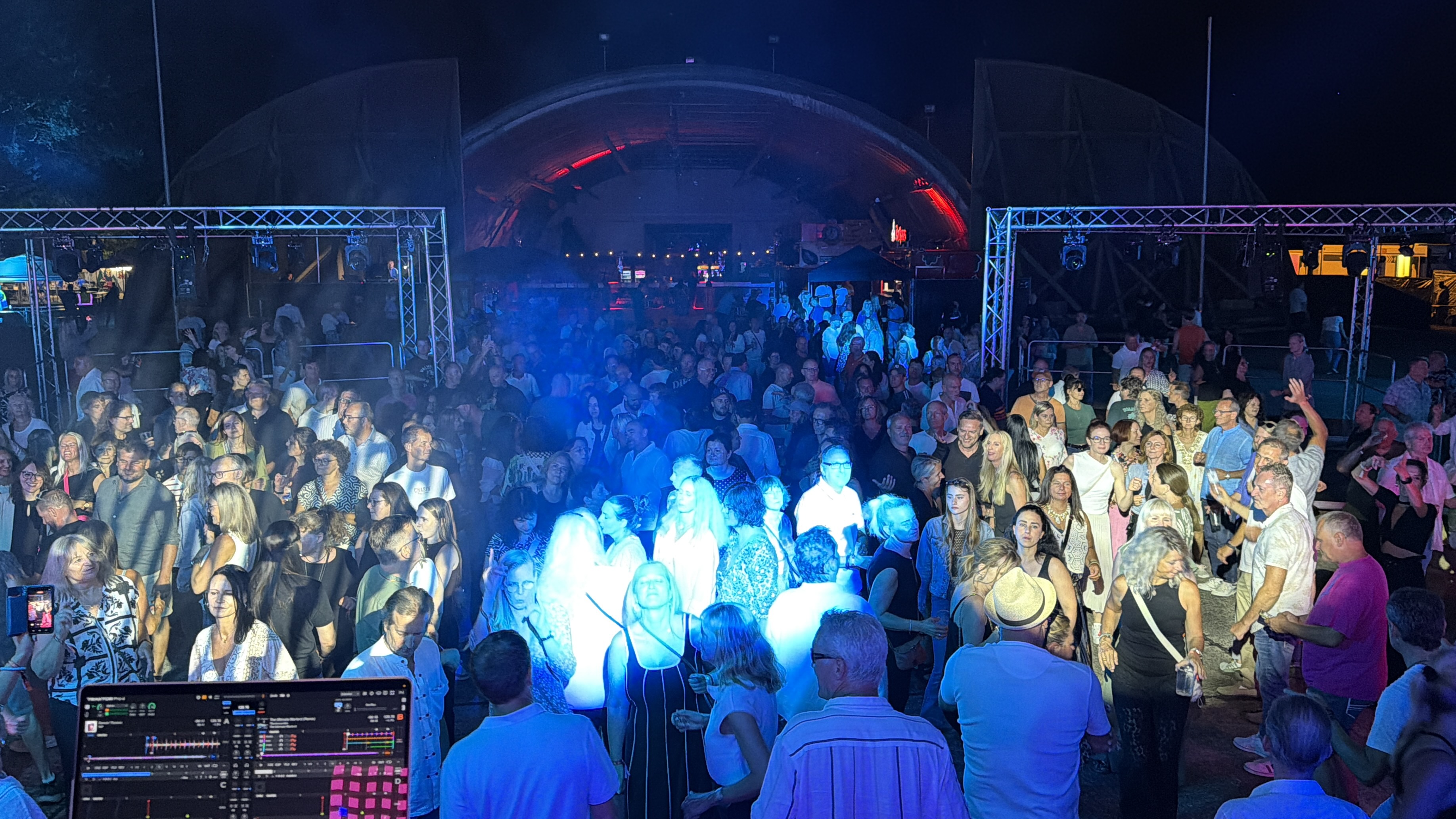 Trianon Hot-Summer-Night