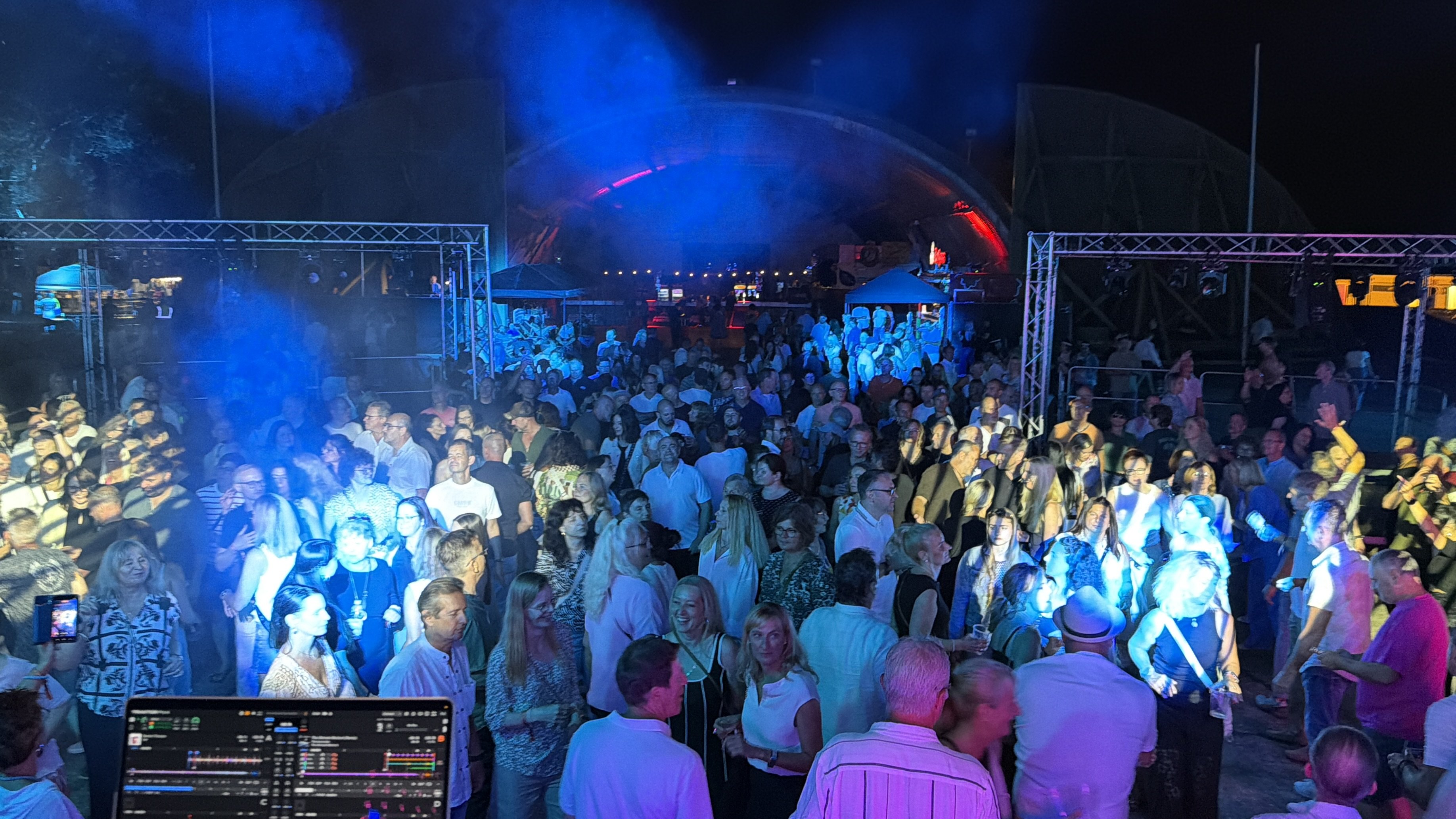 Trianon Hot-Summer-Night