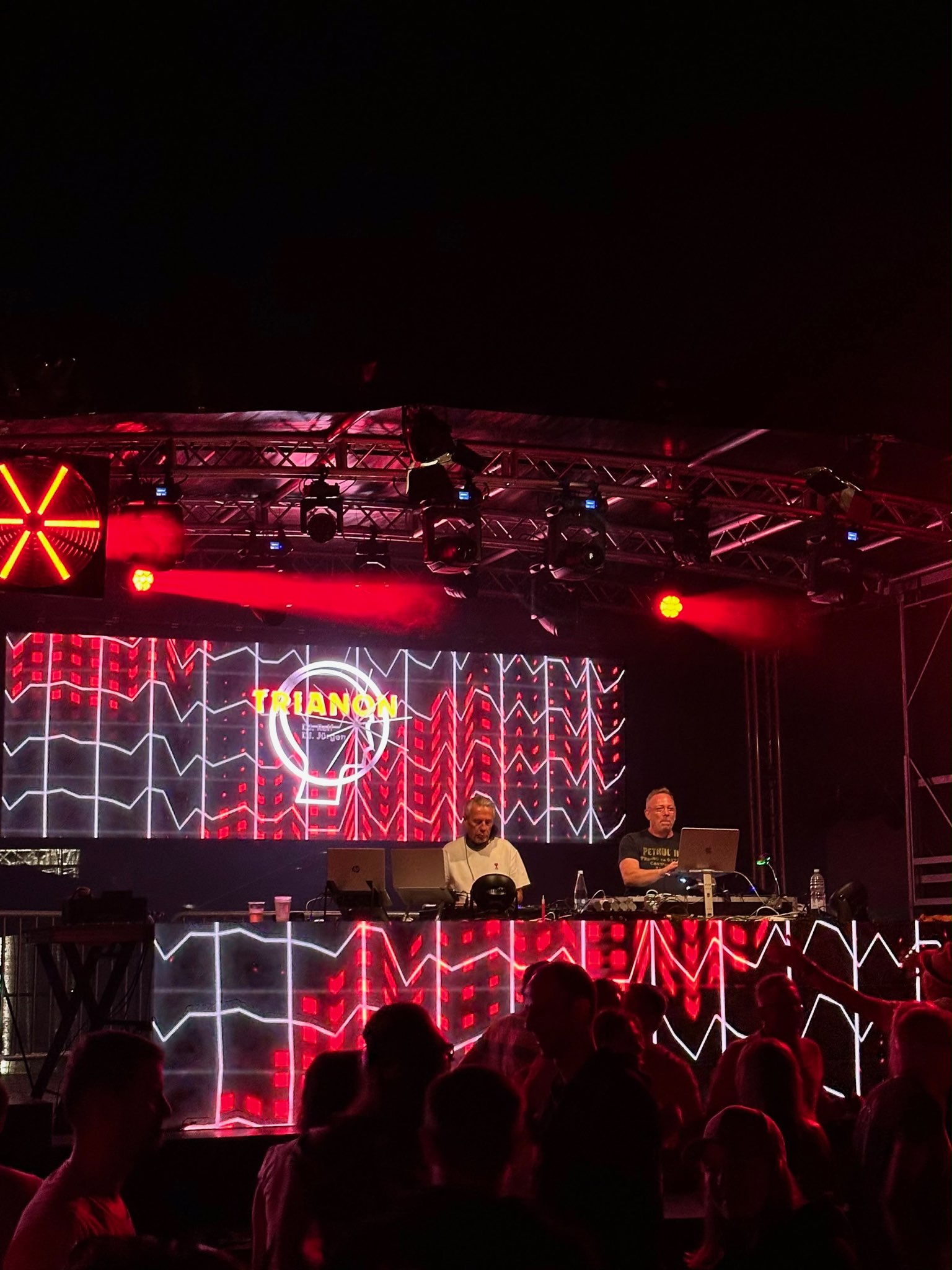 Trianon Hot-Summer-Night